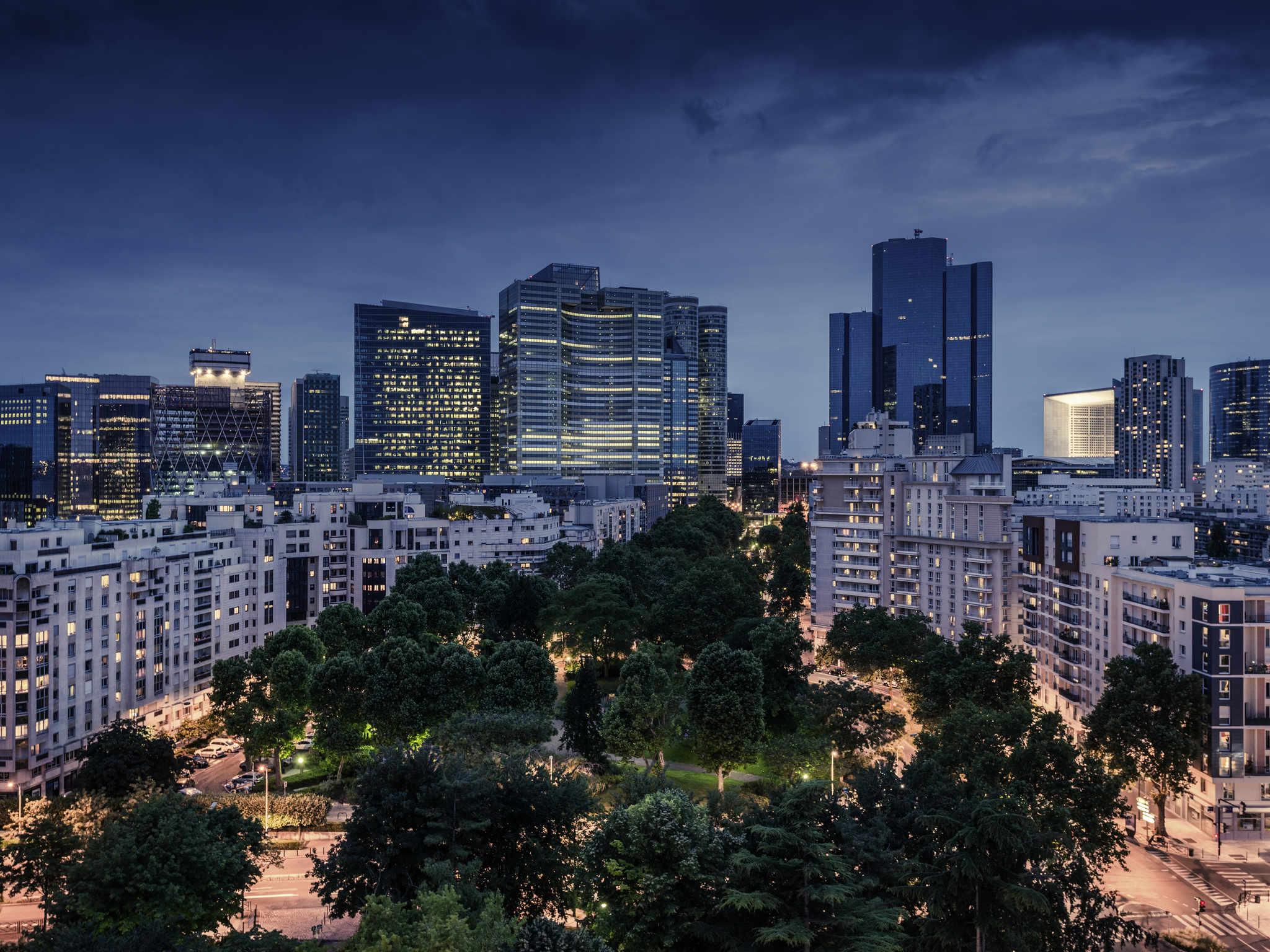 Mercure Paris La Défense Courbevoie Esterno foto