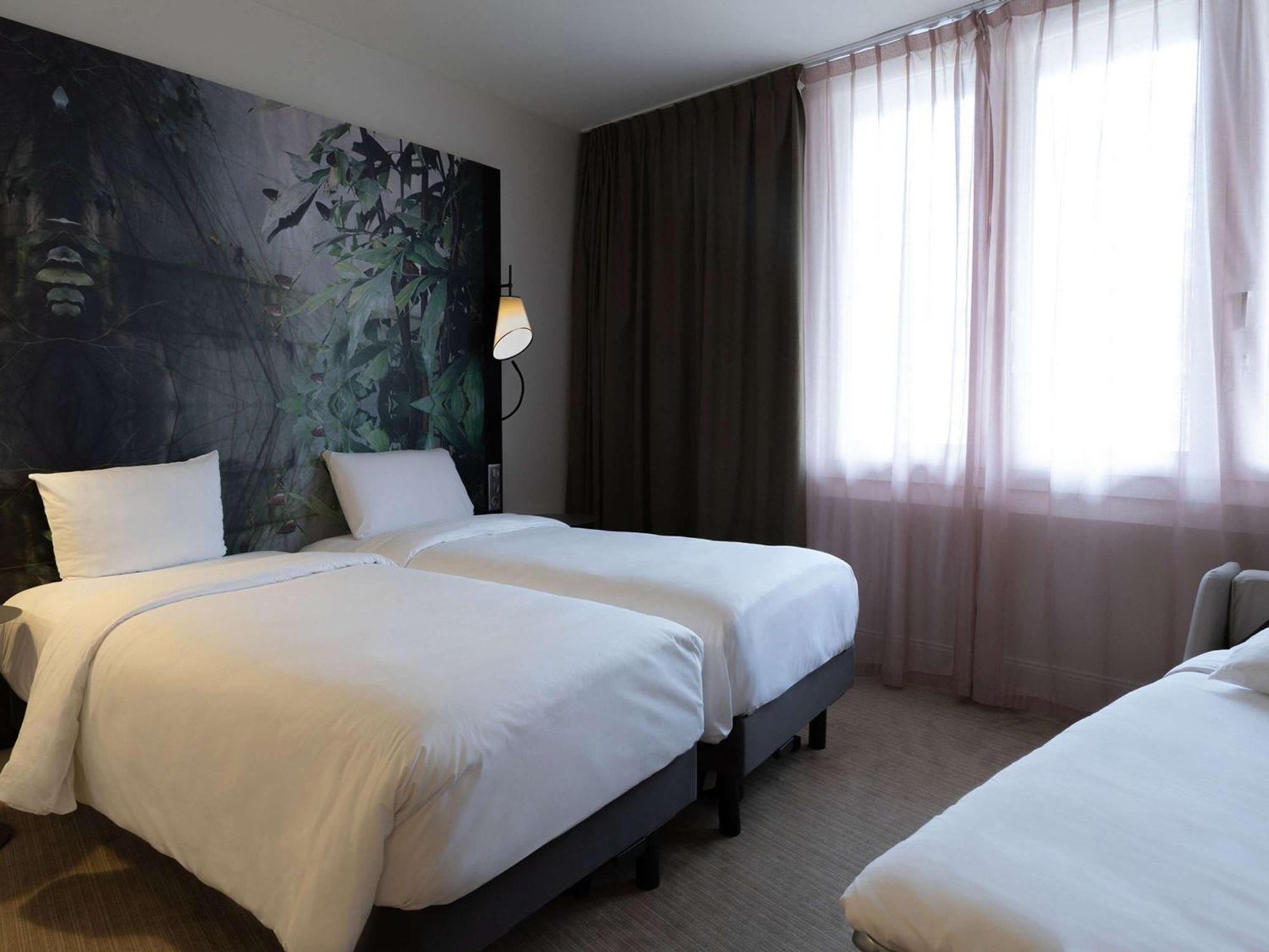 Mercure Paris La Défense Courbevoie Esterno foto