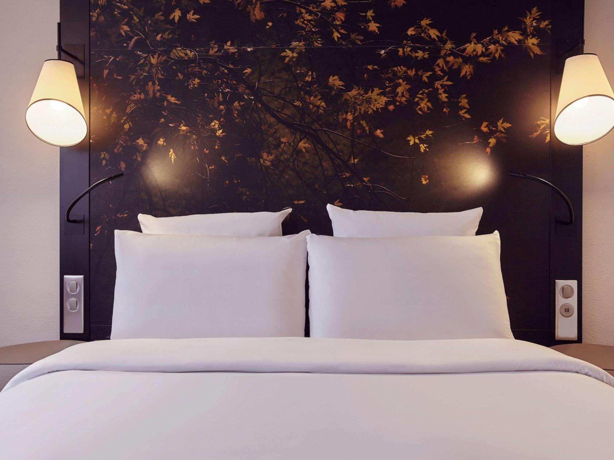 Mercure Paris La Défense Courbevoie Esterno foto