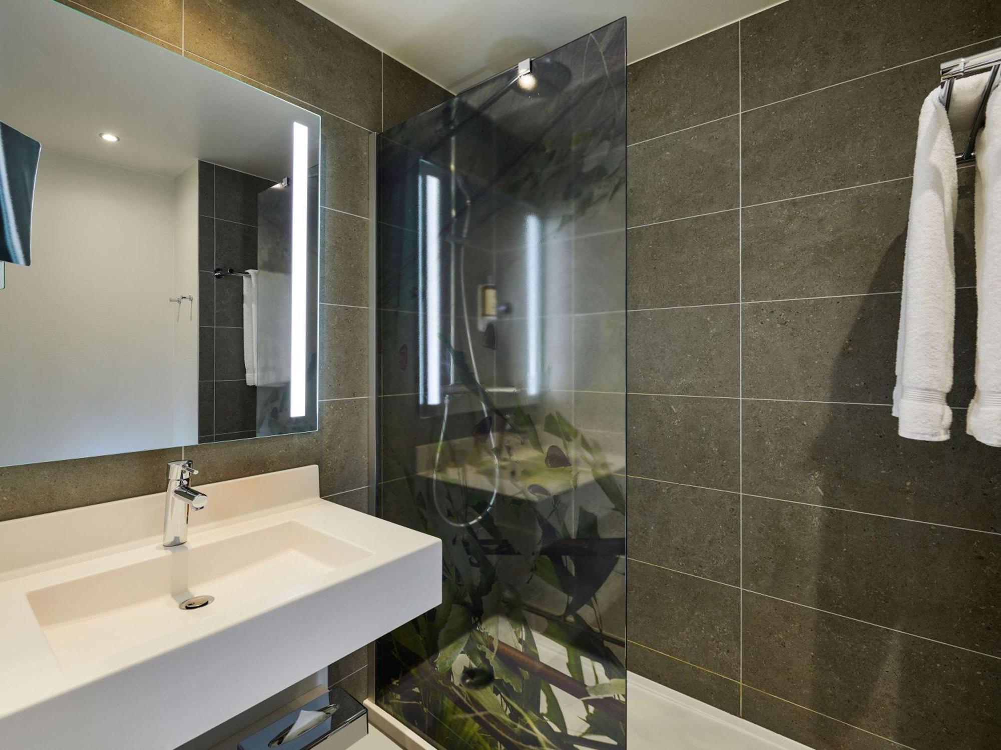 Mercure Paris La Défense Courbevoie Esterno foto