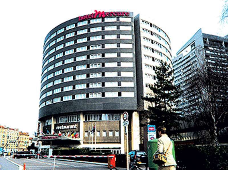 Mercure Paris La Défense Courbevoie Esterno foto