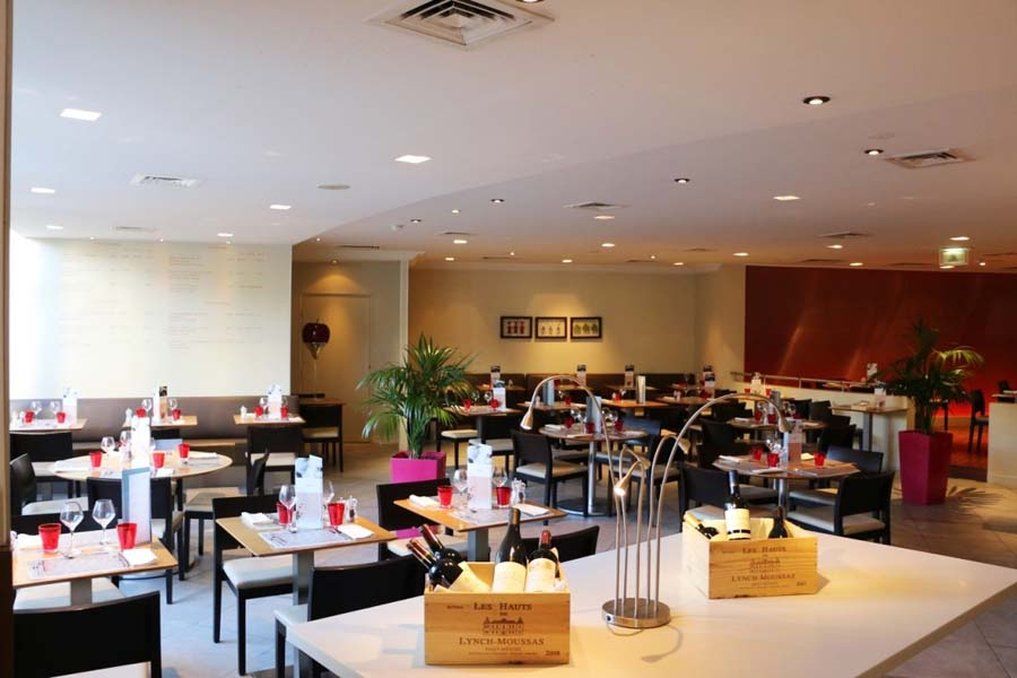 Mercure Paris La Défense Courbevoie Esterno foto