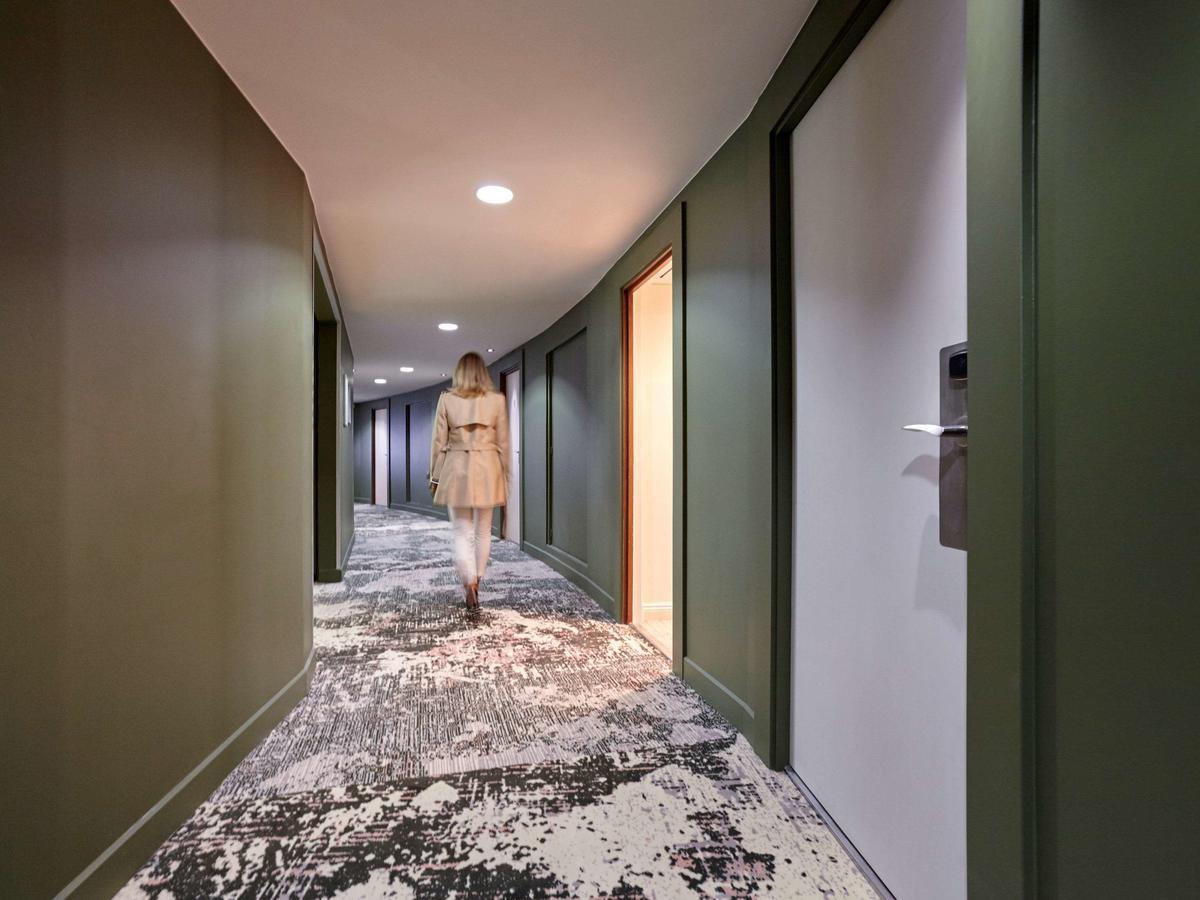 Mercure Paris La Défense Courbevoie Esterno foto