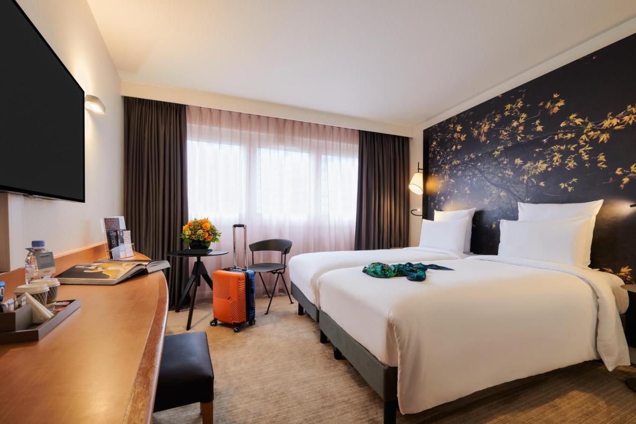 Mercure Paris La Défense Courbevoie Esterno foto
